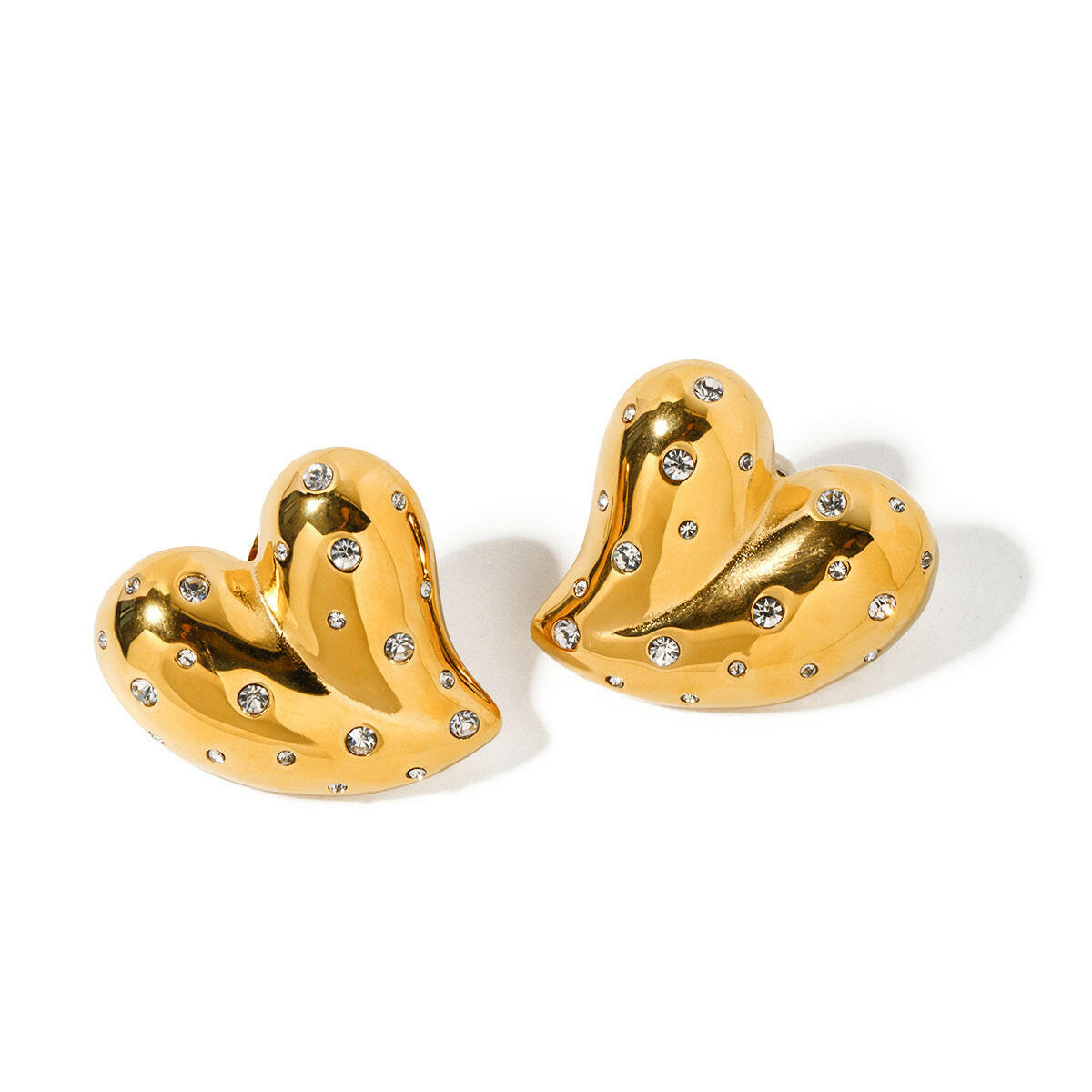 18K gold heart earrings with sparkling gems for a glamorous look