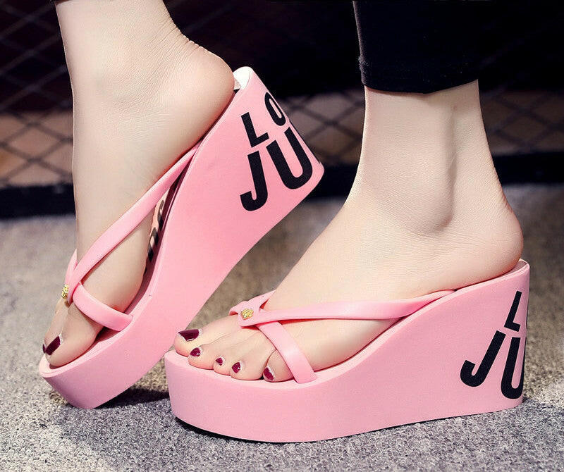 Pink wedge non-slip summer sandals for women with stylish logo design for casual wear